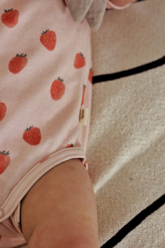 Body kopertowe z krótkim rękawem Truskawkowe Popołudnie